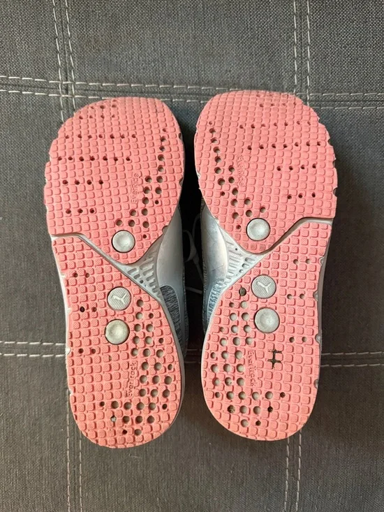 EUC Puma Narita Pink & Heathered Gray Sneakers - Picture 6 of 6